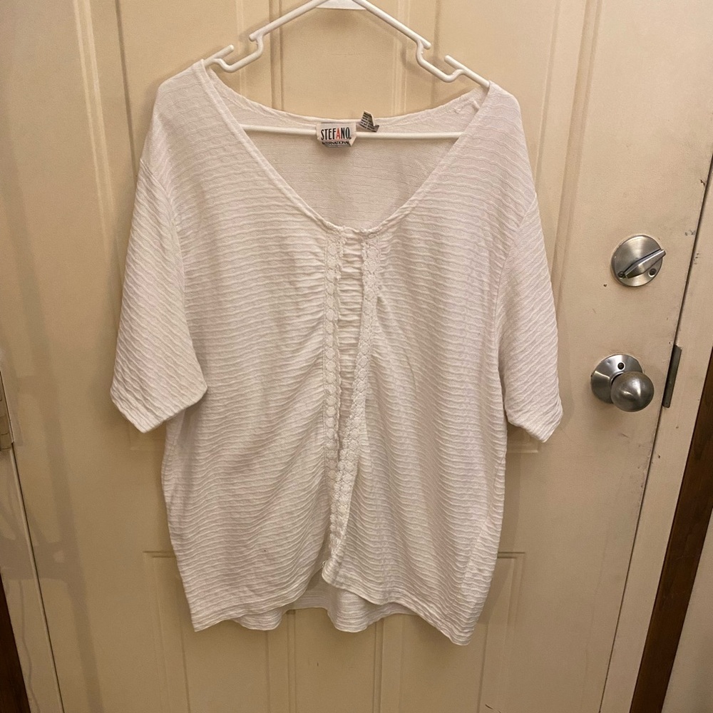 Stefani ladies 22-24 Used White dress Shirt